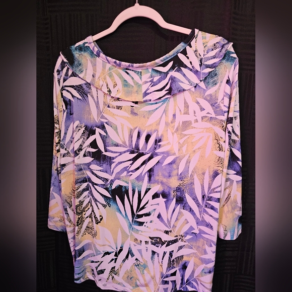 Southern Lady Yellow White Blouse with Artistic Leaf Design - Picture 3 of 6